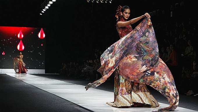 img kebaya rancangan anne avantie